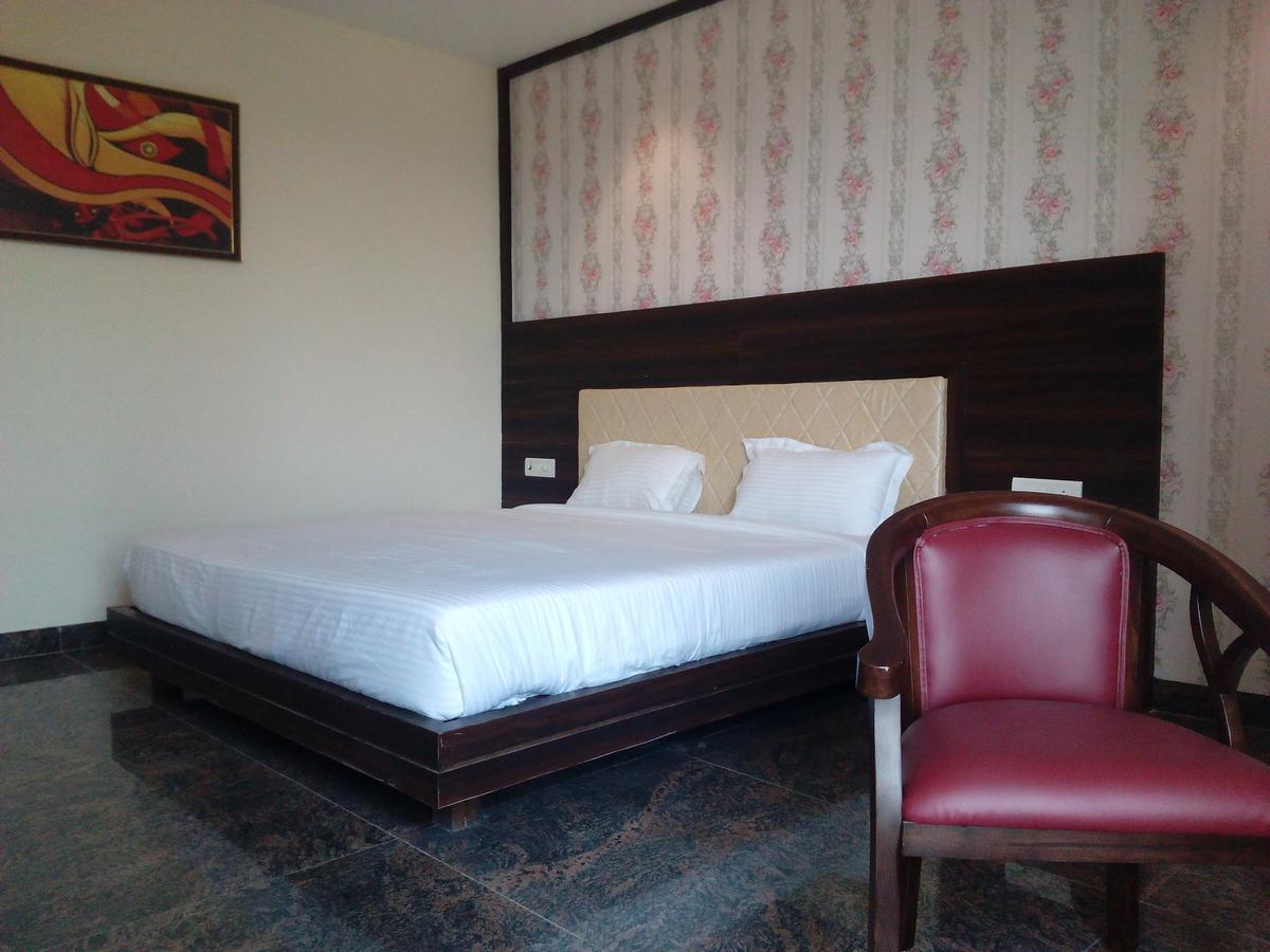 Hotel Rewa Residency Exterior foto