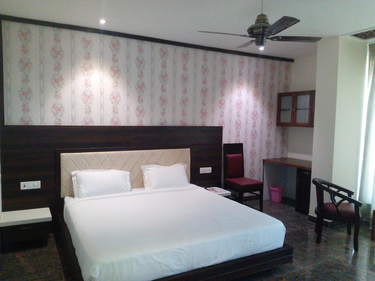 Hotel Rewa Residency Exterior foto